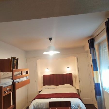 Hotel Le Postillon Pau Exterior foto